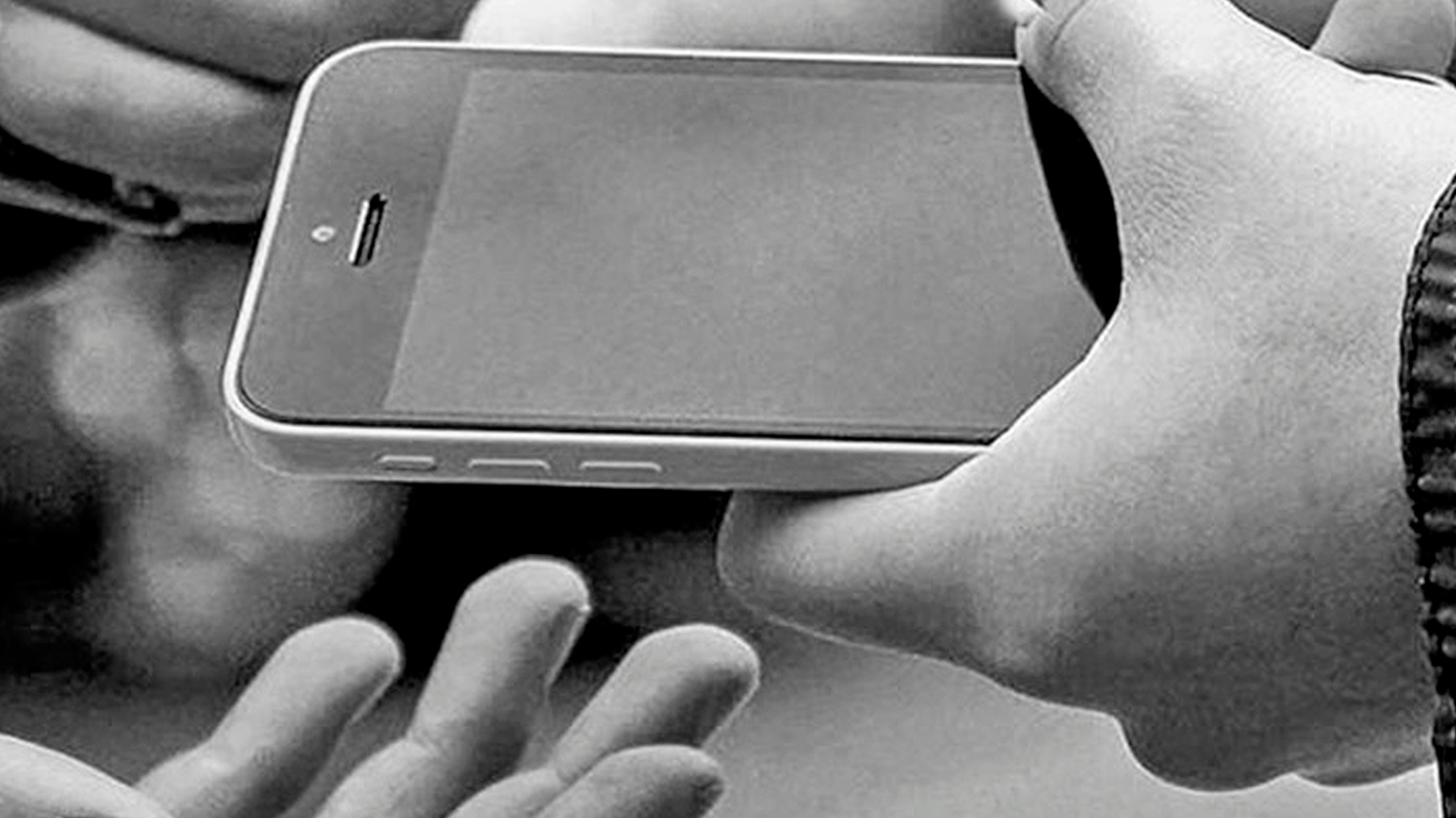 Vecinos atraparon a una mujer tras sustraer un celular en el Paseo ...