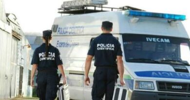 Los Aromos: encuentran a un hombre sin vida en la plaza del barrio