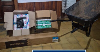 La Policía secuestró materiales descartados por sospechosos que huyeron