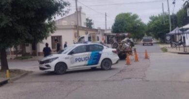 Colisión entre moto y auto en Salta e Irlanda: un joven con lesiones leves
