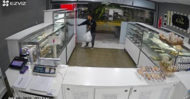 Quedó filmado robando gaseosas de un comercio y escapó en segundos