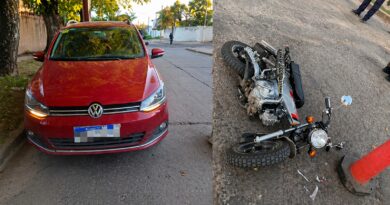 Choque entre auto y moto en Belgrano y Auli: una joven con lesiones leves