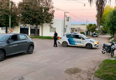 Accidente entre moto y auto: afortunadamente sin víctimas