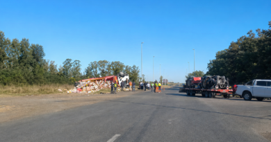 Volcó un camión de pollos en la ruta 191 a la altura de Santa Lucía