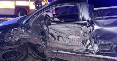 Grave accidente en Ruta 191 a la altura de Salto: un hombre quedó atrapado tras chocar una camioneta con un camión