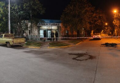 Una adolescente resultó herida tras un choque entre una moto y una camioneta