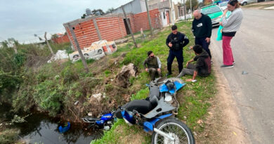 Choque entre dos motocicletas: dos jóvenes sufrieron lesiones leves