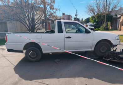 Choque entre una moto y una camioneta: dos hombres fueron hospitalizados