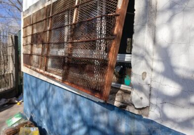 Robaron en dos escuelas de La Tosquera y causaron daños en el comedor escolar
