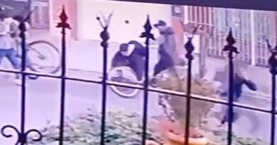 Difunden imágenes del momento en que dos delincuentes roban una bicicleta