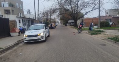 Una menor resultó herida tras ser atropellada por una moto en la esquina de Dr. Ruffa y Bottaro