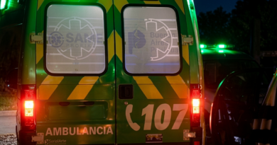 Un adolescente resultó herido tras chocar con una moto en Hermano Indio y Pueyrredón