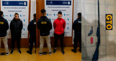Dos aprehendidos y secuestro de armas durante allanamientos por el esclarecimiento de un robo