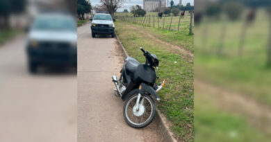 Un motociclista resultó herido tras perder el control y chocar contra el cordón