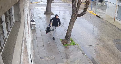Quedó filmado cuando robaba ropa de un local céntrico