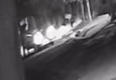 Se conocieron las imágenes del violento asalto a un taxista: un video muestra cómo actuó la banda