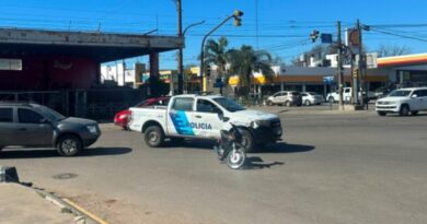 Una motociclista resultó herida tras chocar con una camioneta