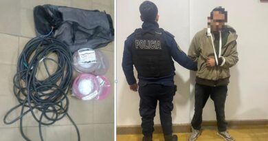 Lo interceptaron con cinco rollos de cables de dudosa procedencia