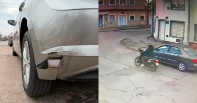 Buscan a la conductora que chocó un auto en Chacabuco y Belgrano
