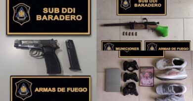 Allanaron cuatro viviendas por un robo y secuestraron armas, municiones y otros elementos