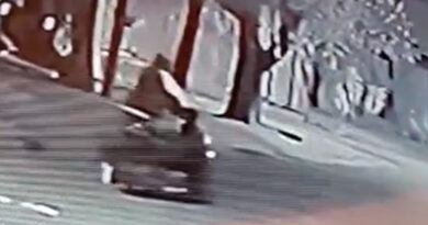 Robaron una moto durante la madrugada y el momento del robo quedó registrado en video