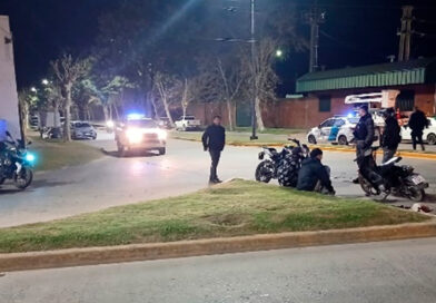 Choque entre dos motos dejó a un hombre herido en avenida Sarmiento