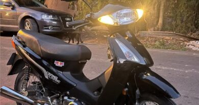 A punta de arma, le robaron la moto a un joven en plena madrugada