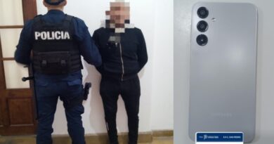 Un hombre de 67 años fue aprehendido tras robar un celular en una vivienda
