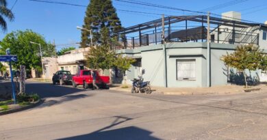 Accidente de tránsito en Salta y Libertad: un motociclista fue trasladado al hospital