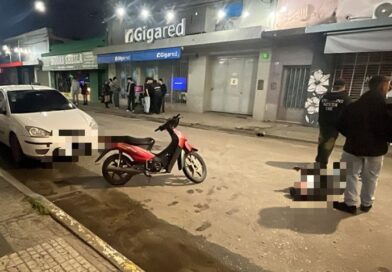 Un motociclista fue trasladado al hospital tras chocar contra un auto estacionado